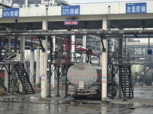 風從虎,雨從龍,大大來了雨迎接!興發牛,大壩壯,主席來了宜昌亮! 風從虎,雨從龍,大大來了雨迎接!興發牛,大壩壯,主席來了宜昌亮!